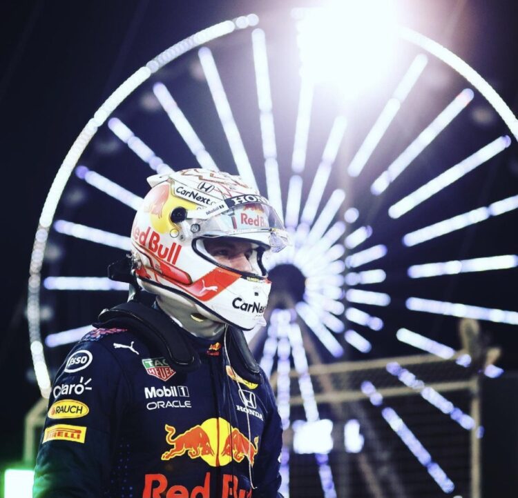 F1: Verstappen conquista la prima pole, la Ferrari si migliora