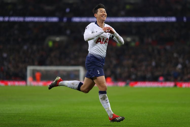 Tottenham – Leicester. Conto il Leicester reduce dalla Conference, il Tottenham vuole rimanere in scia dell’Arsenal.￼