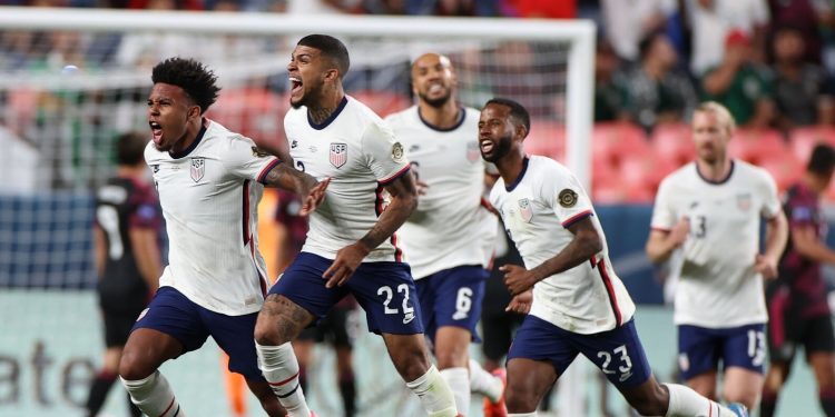 Svolta storica negli USA: parità salariale tra uomini e donne nel calcio